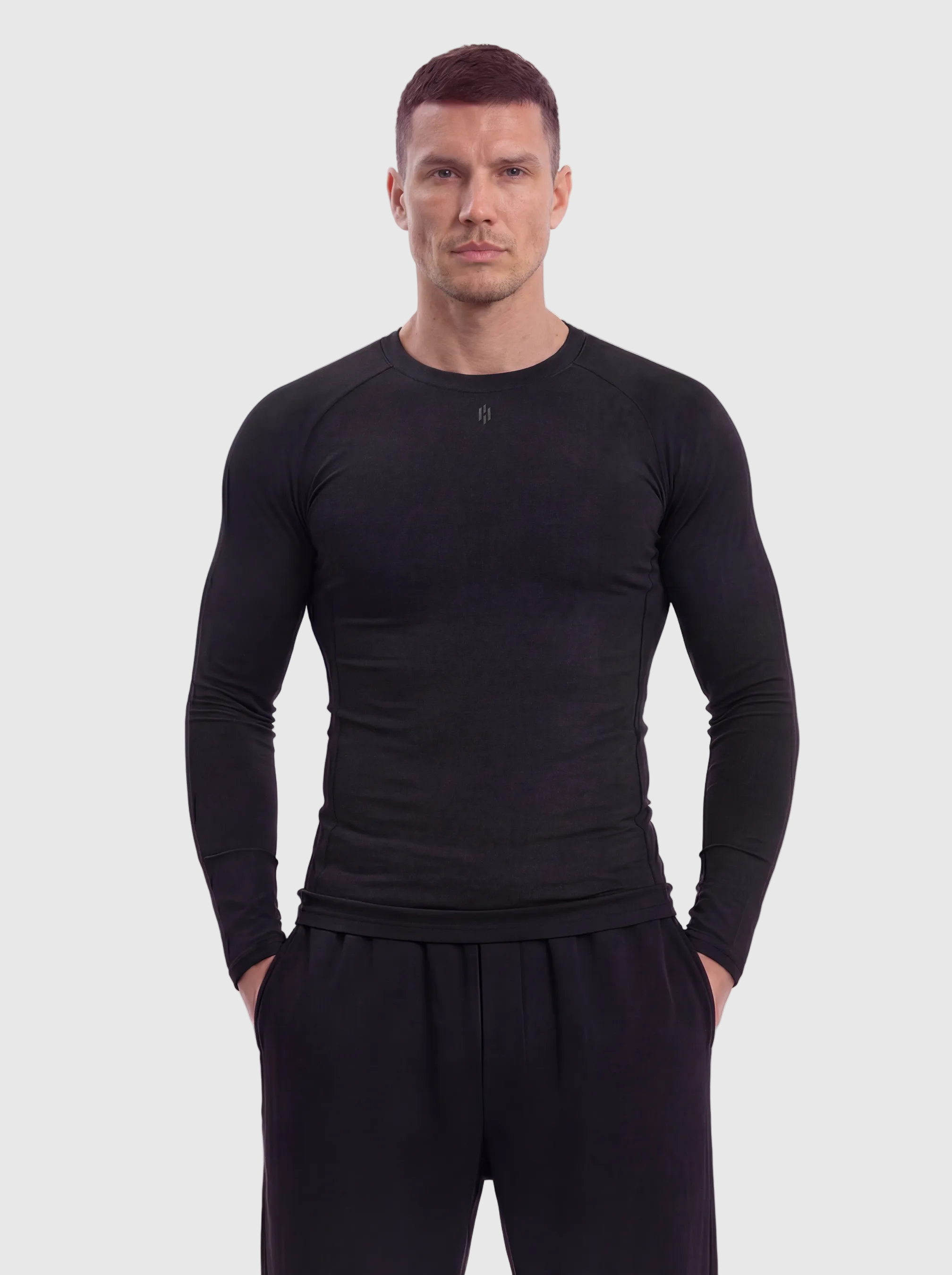 Equinox Muscle-Fit Long-Sleeve Compression - black