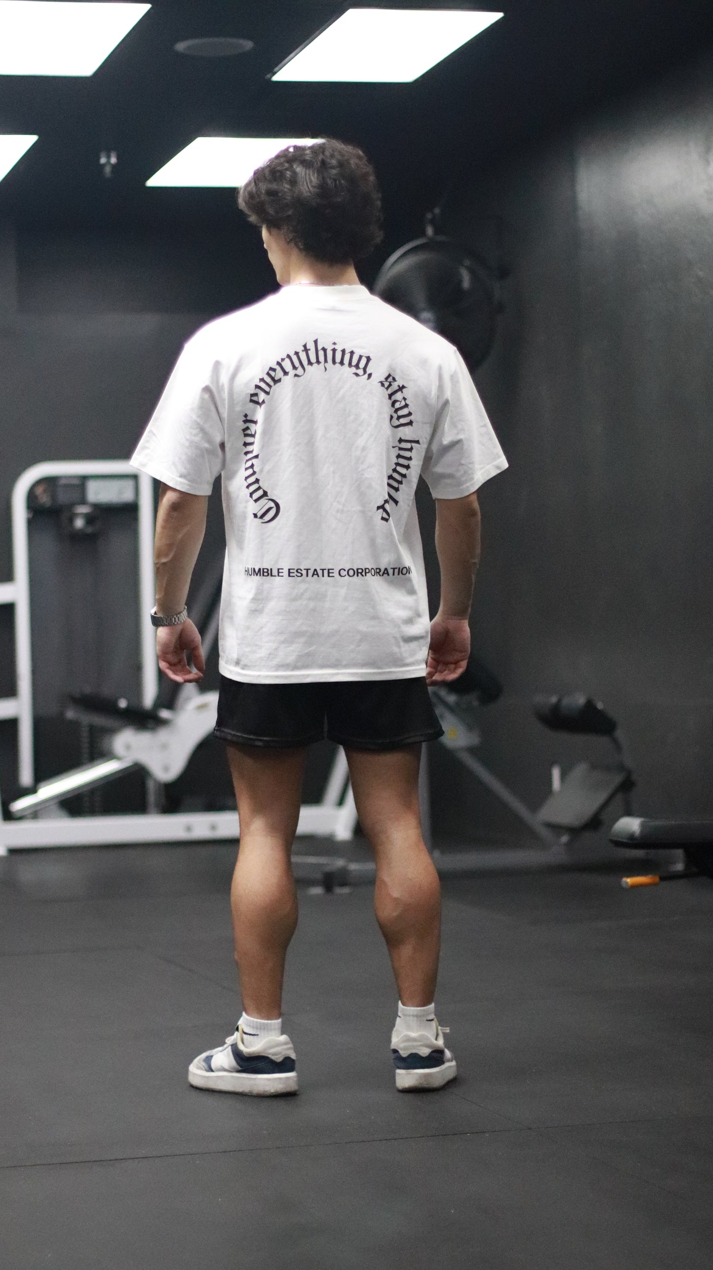 CONQUER OVERSIZED TEE—white