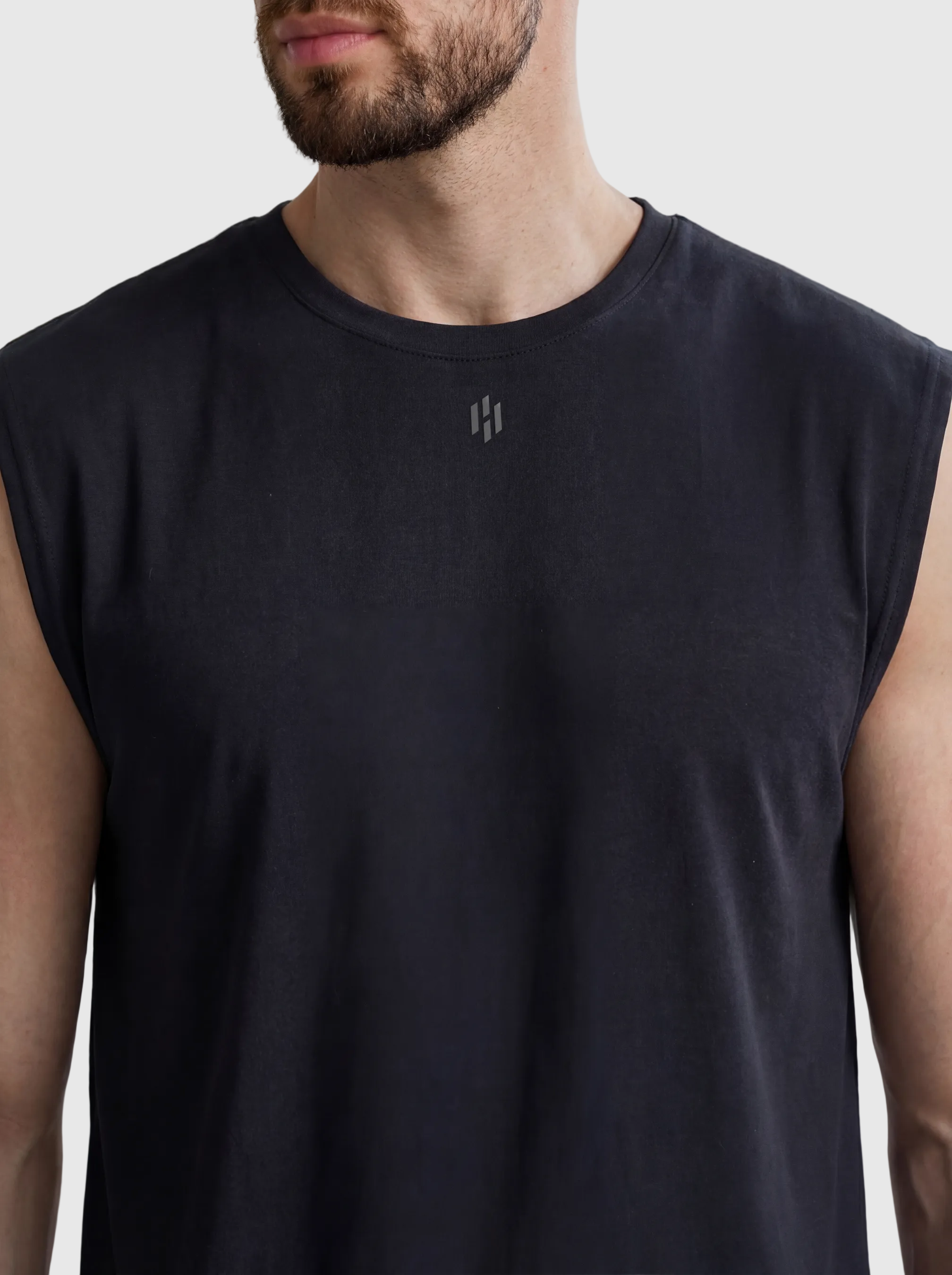 EQUINOX SLEEVLESS TANKTOP