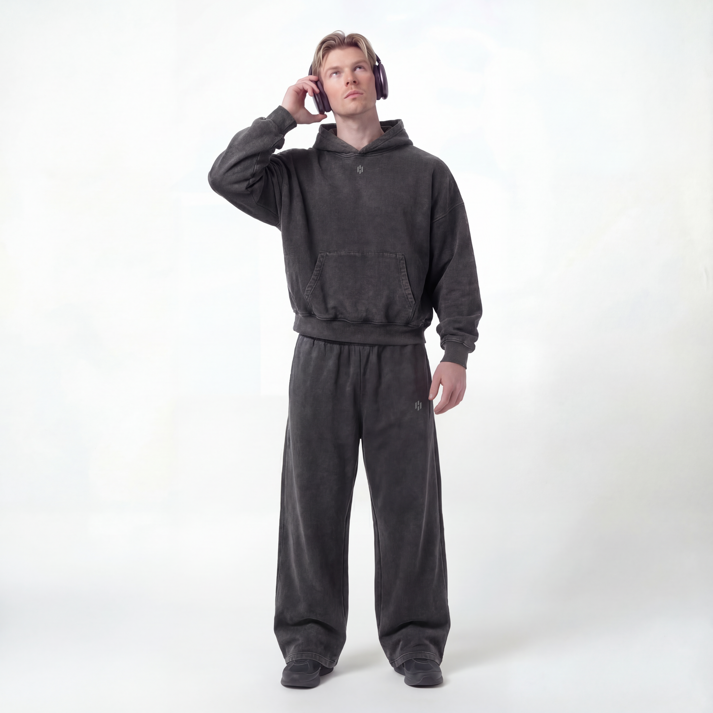 EQUINOX OVERSIZED HOODIE