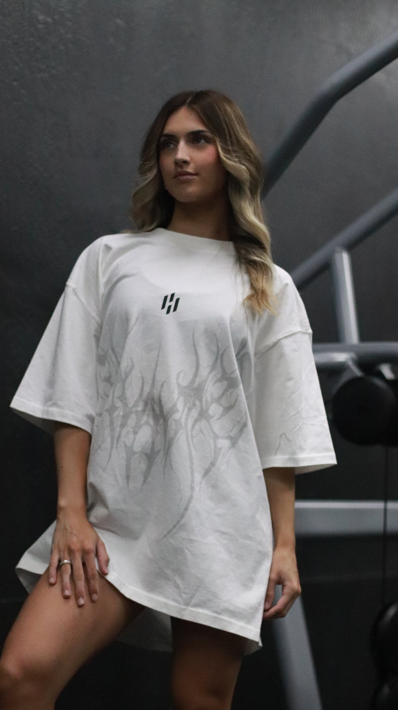 CONQUER OVERSIZED TEE—white