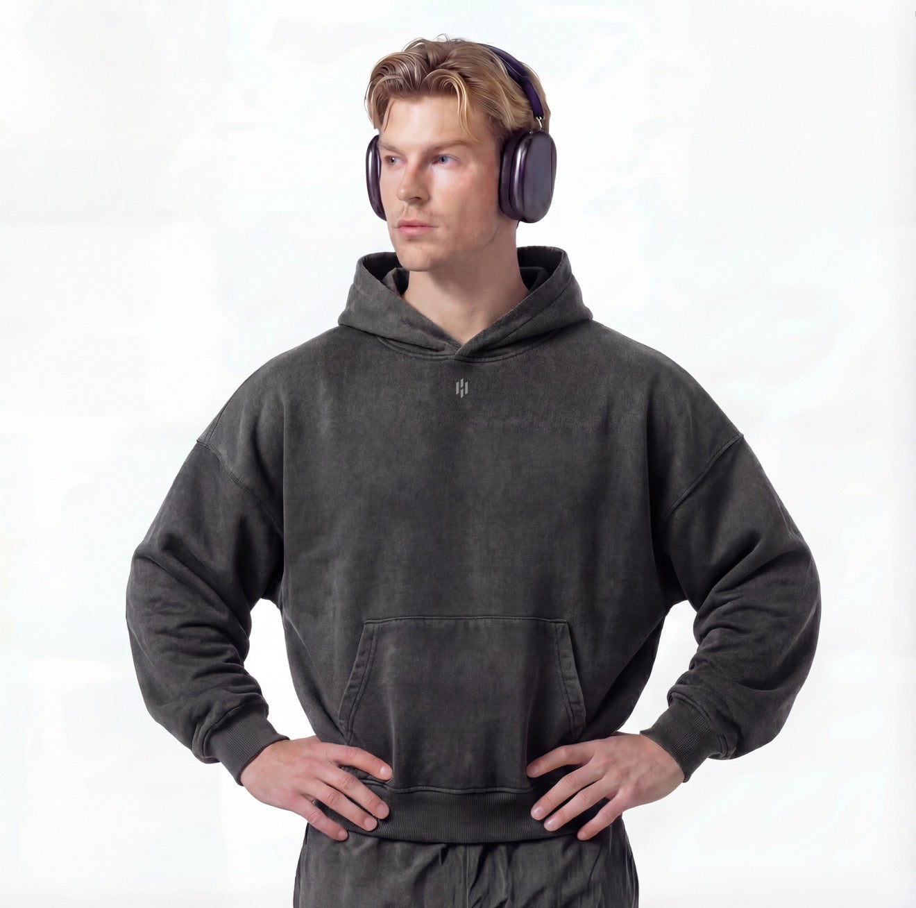 EQUINOX OVERSIZED HOODIE