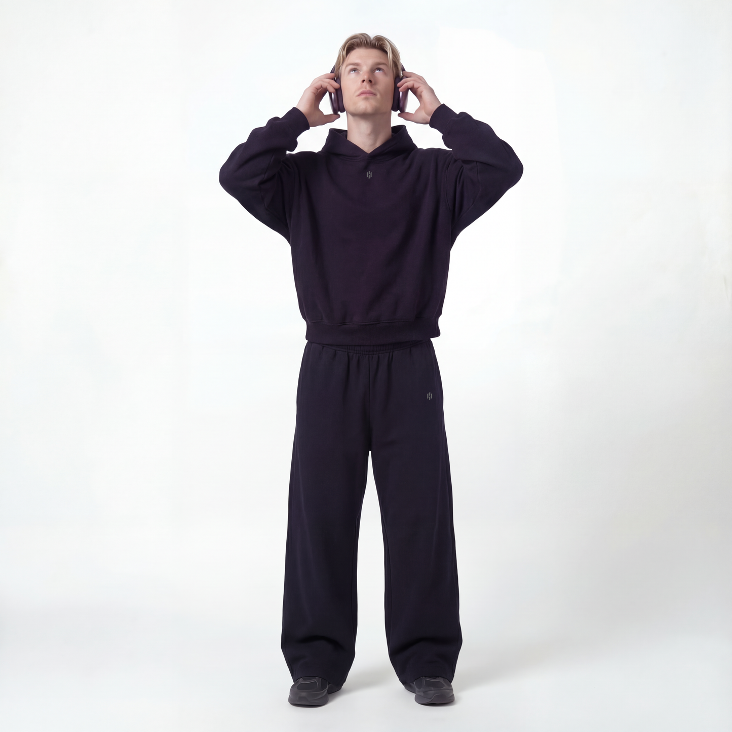 EQUINOX OVERSIZED HOODIE